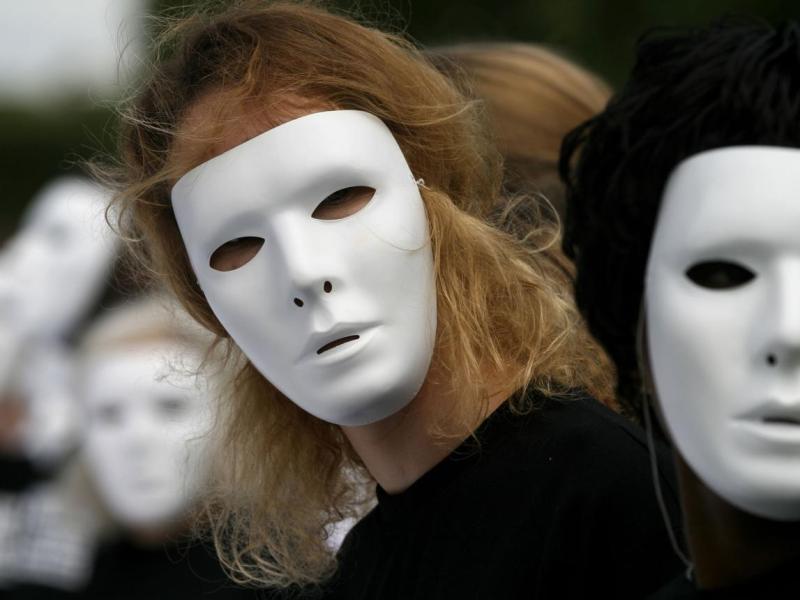 Why Hidden Faces Change&nbsp;Behavior